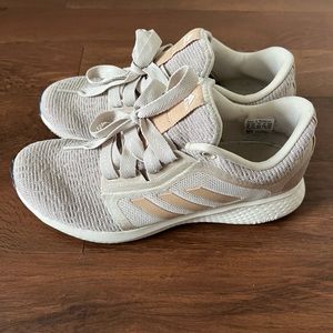 Women’s Adidas Edge Lux 4 Running Shoe Size 8